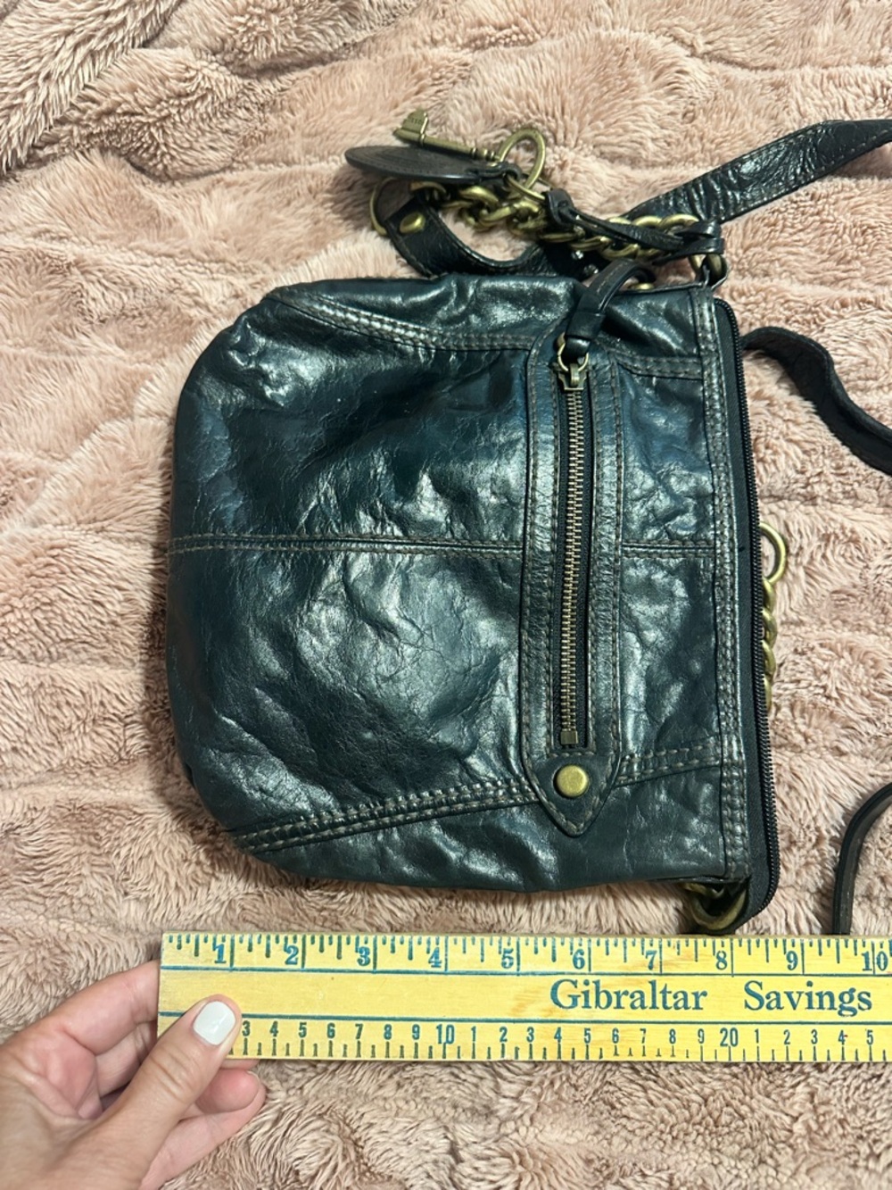 Fossil Black Leather Crossbody Bag Chain Strap Boho Luxe Slouchy Purse Key Charm - Picture 9 of 10